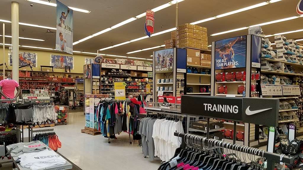 Academy Sports + Outdoors | 10375 North Fwy, Houston, TX 77037 | Phone: (281) 405-4300