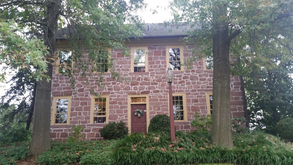 Brownstone Colonial Inn | 590 Galen Hall Rd, Reinholds, PA 17569, USA | Phone: (717) 484-4460