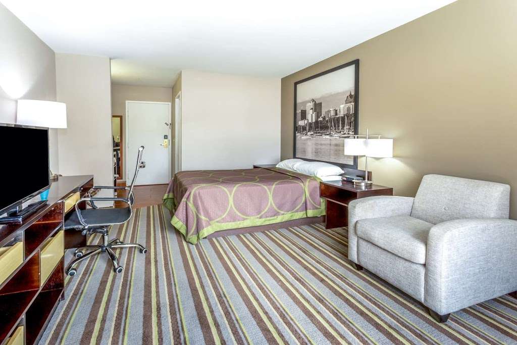 Super 8 by Wyndham Delavan Near Lake Geneva | 518 Borg Rd, Delavan, WI 53115, USA | Phone: (262) 728-1700