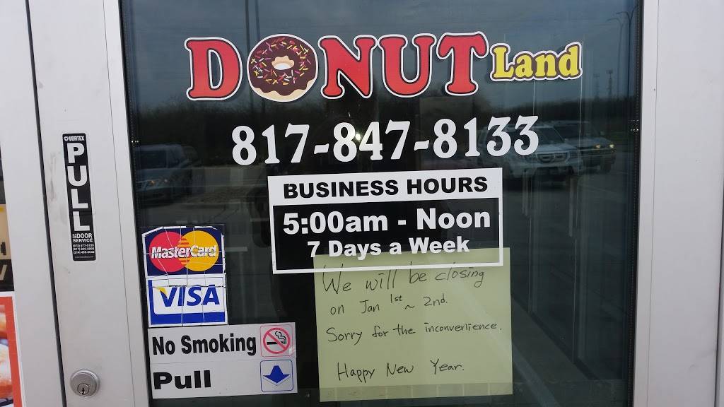 Donut Land | 3088 Basswood Blvd, Fort Worth, TX 76137, USA | Phone: (817) 847-8133