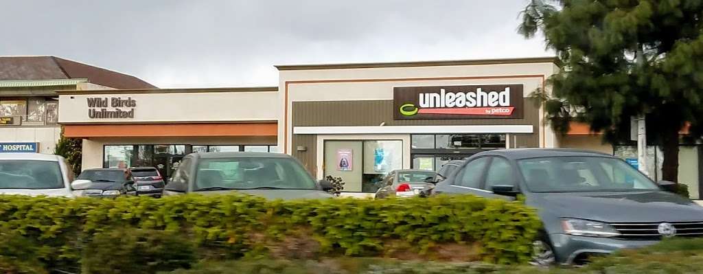 Unleashed by Petco | 905 W Foothill Blvd, Claremont, CA 91711, USA | Phone: (909) 399-9101