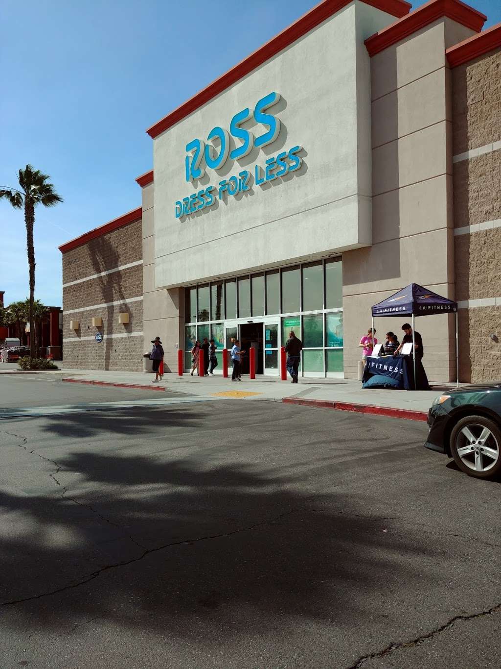 Ross Dress for Less | 3055 California Ave, Signal Hill, CA 90755, USA | Phone: (562) 595-7100