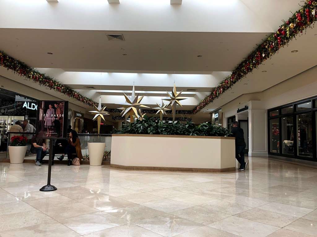 South Coast Plaza (MACYs Valet) | Costa Mesa, CA 92626