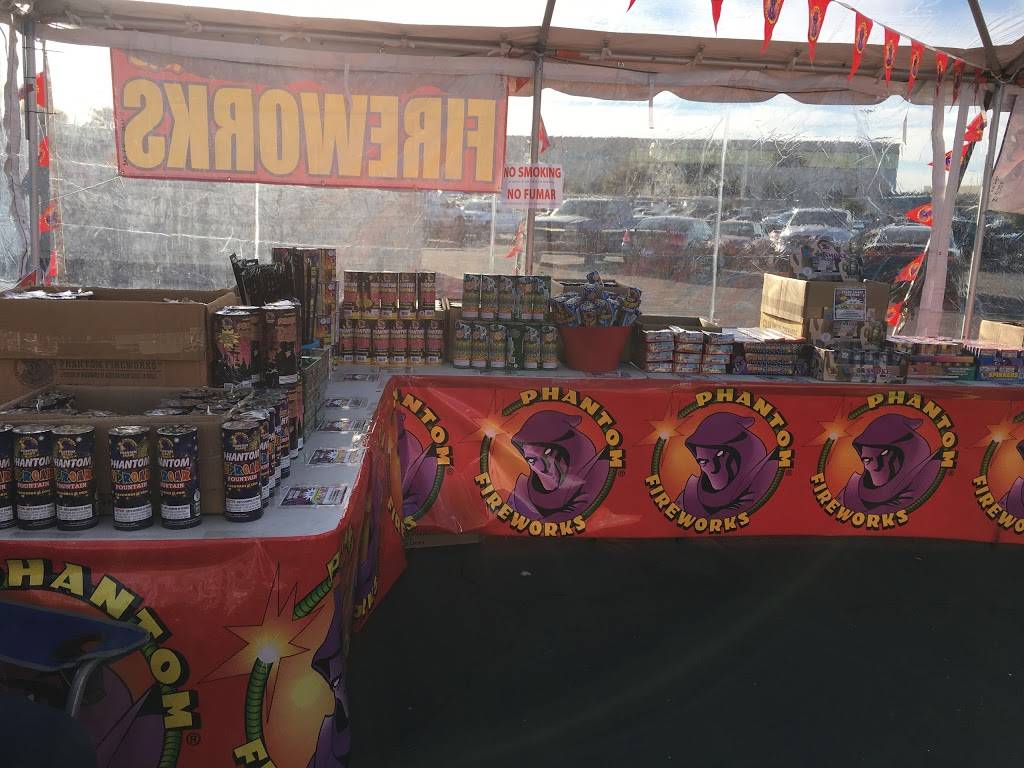 Firework Tent (Phantom Fireworks) | 7611 W Thomas Rd, Phoenix, AZ 85033, USA | Phone: (602) 554-8711