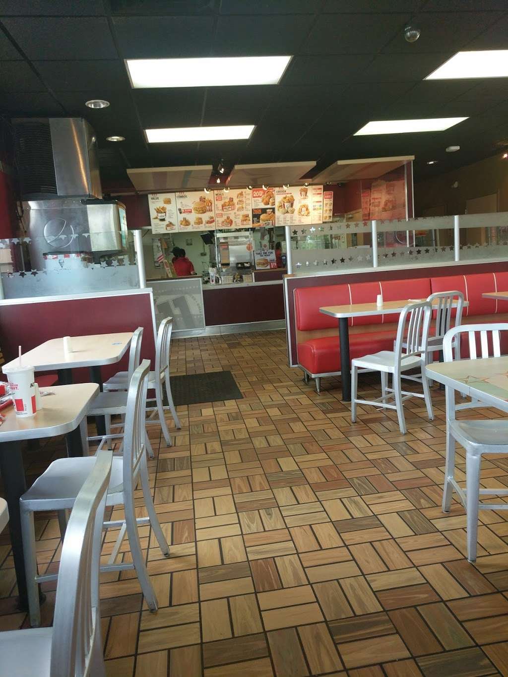 KFC | 432 Lincoln Hwy, Fairless Hills, PA 19030, USA | Phone: (215) 736-1097