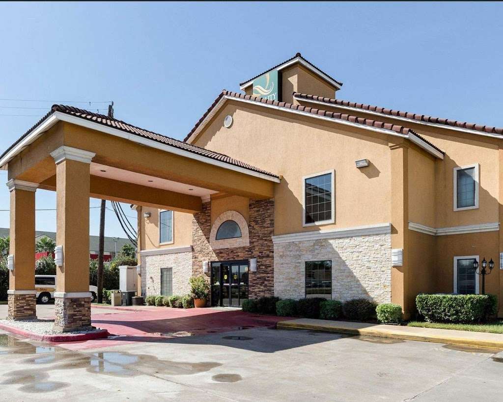 Quality Inn & Suites | 10155 North Fwy, Houston, TX 77037, USA | Phone: (713) 300-2329