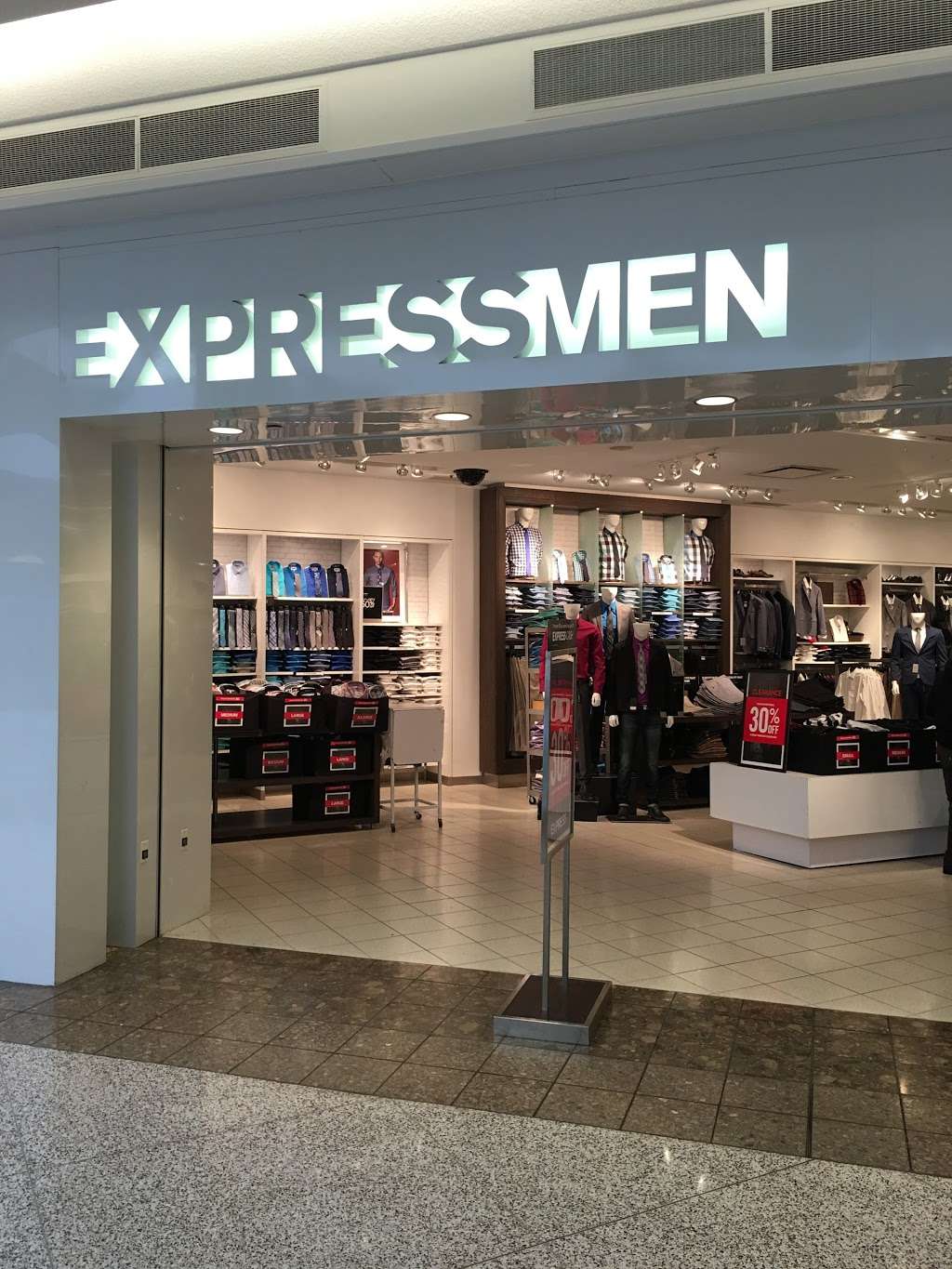 Express | 2121 Southlake Mall, Merrillville, IN 46410 | Phone: (219) 736-0466