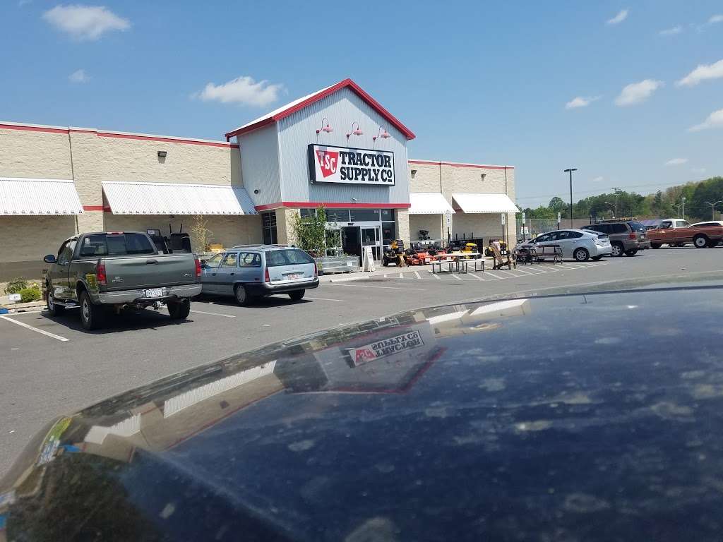 Tractor Supply Co. | 1630 Edgewood Rd, Bessemer City, NC 28016, USA | Phone: (704) 865-5589