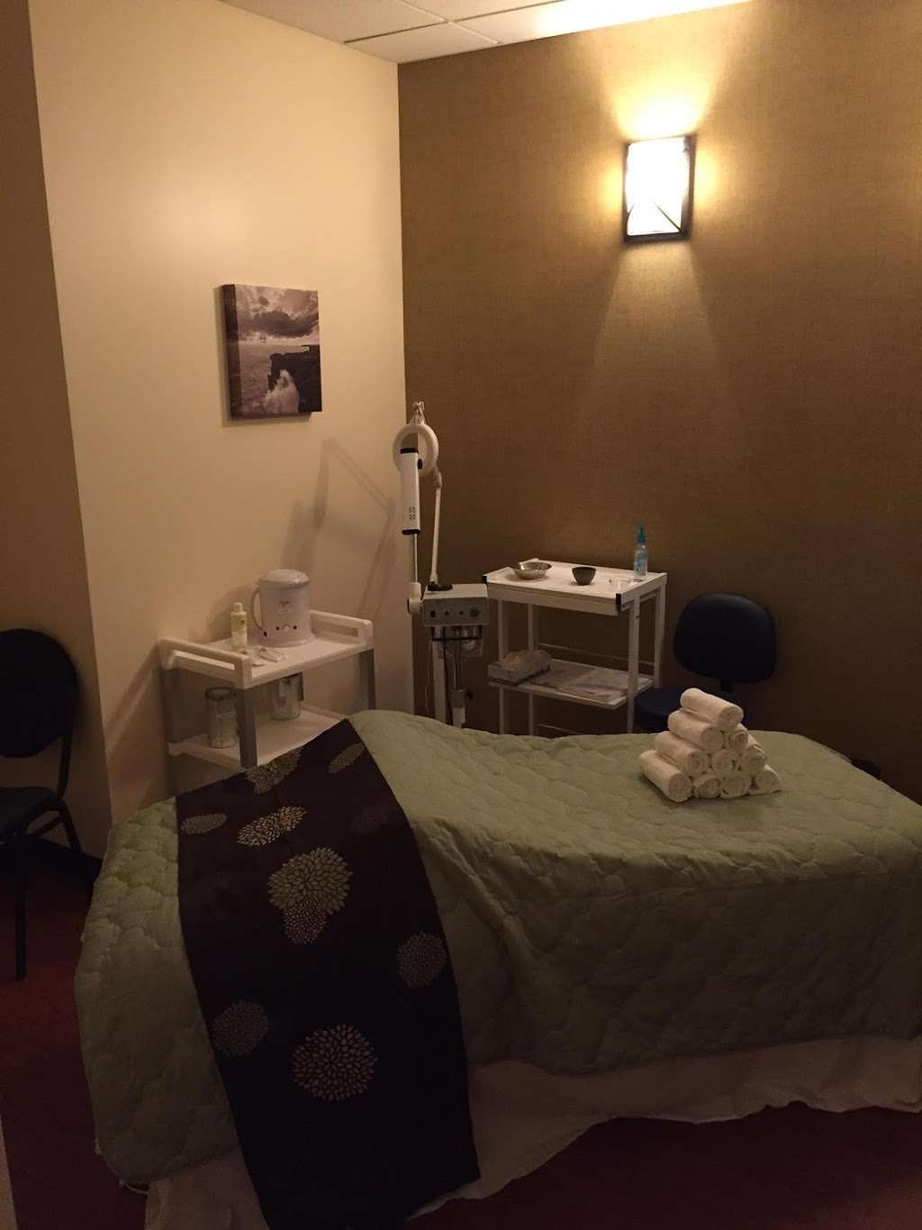 Hand & Stone Massage and Facial Spa | 12520 Memorial Dr, Houston, TX 77024, USA | Phone: (713) 893-4708