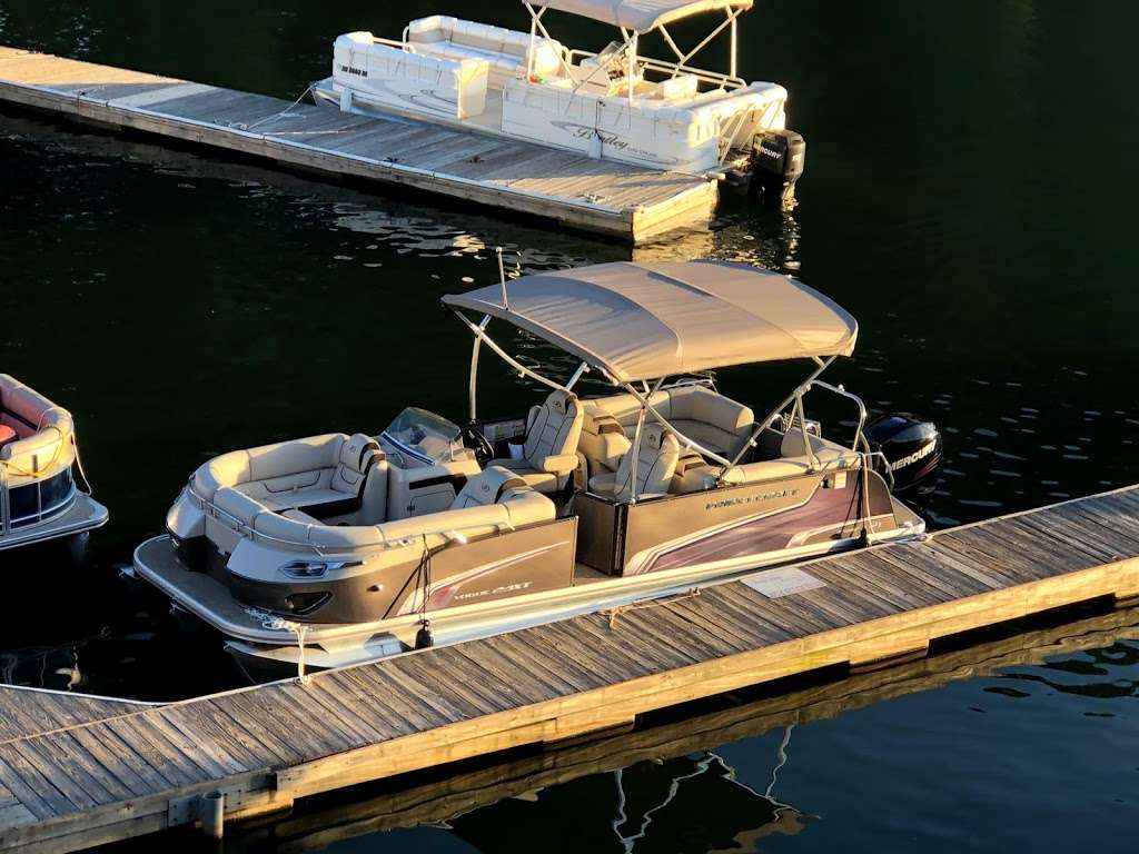 Lake Norman Boat Rentals & Sales, Inc. | 121 Pinnacle Ln, Mooresville, NC 28117, USA | Phone: (704) 677-5036