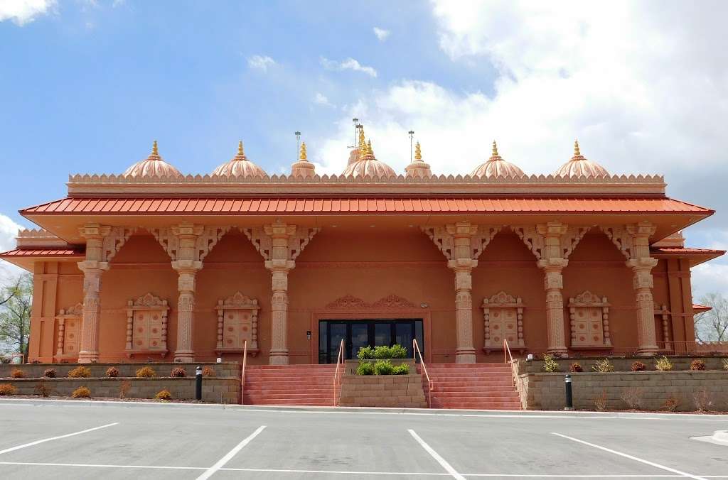 BAPS Shri Swaminarayan Mandir | 15220 W 65th St, Shawnee, KS 66217 | Phone: (913) 962-2424