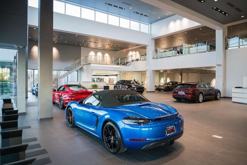 Napleton Westmont Porsche | 201 E Ogden Ave, Westmont, IL 60559 | Phone: (630) 326-3503