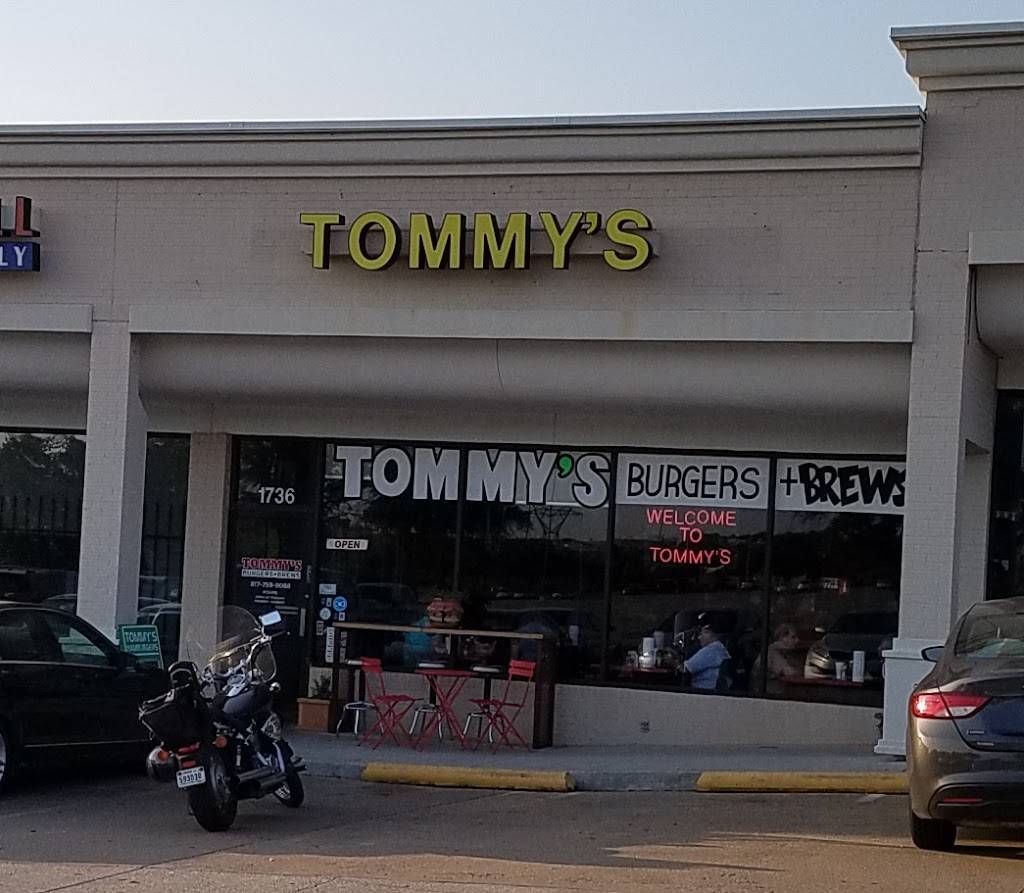 Tommys Burgers + Brews | 1736 Mall Cir, Fort Worth, TX 76116, USA | Phone: (817) 759-9088