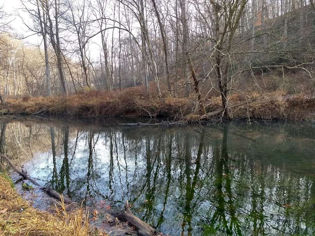 Water bench | 17904 Bunker Hill Rd, Parkton, MD 21120, USA