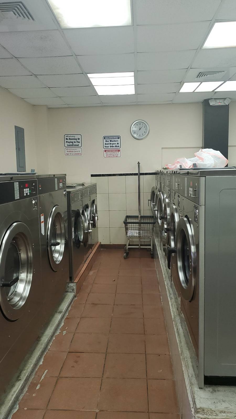 Best Coin Laundry | 2280 NW 28th St, Miami, FL 33142, USA | Phone: (305) 967-8611