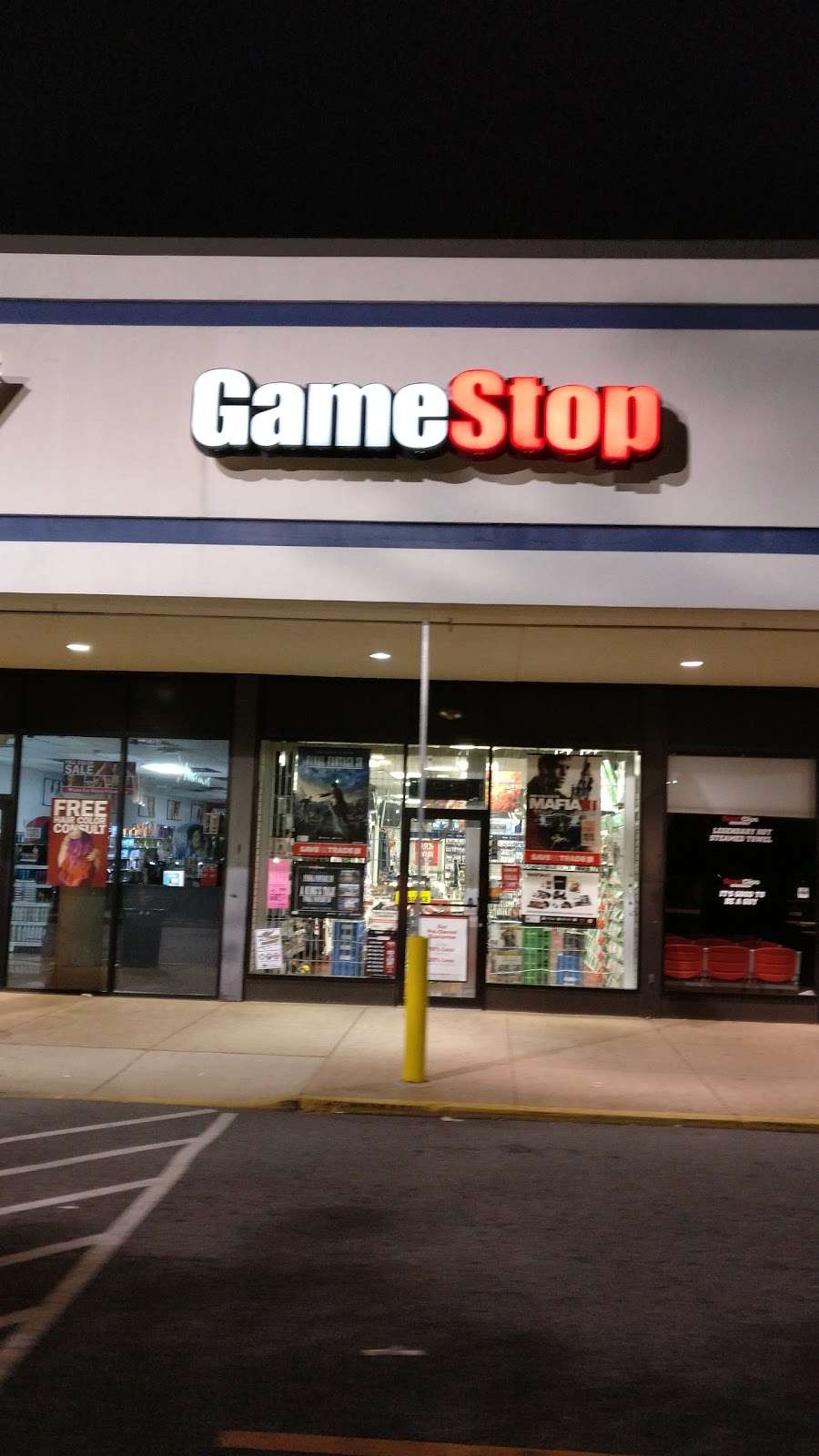 GameStop | 400 S State Rd, Springfield, PA 19064, USA | Phone: (610) 690-4402