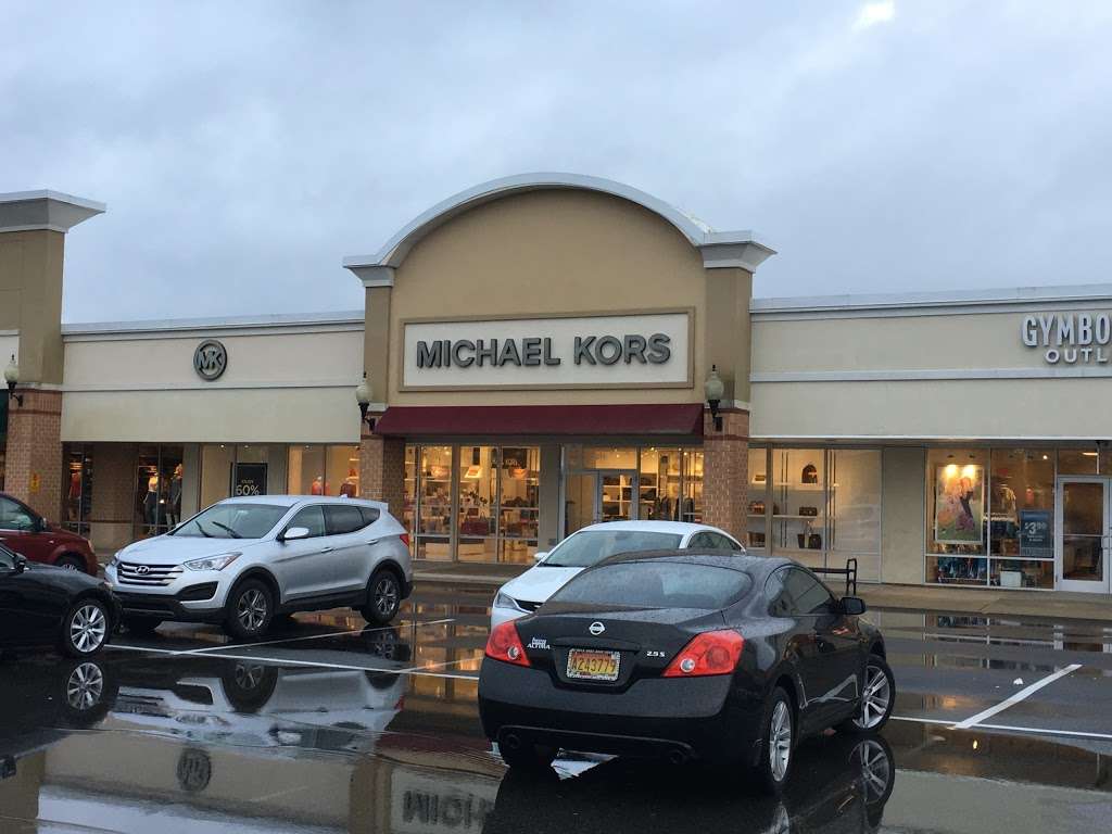 Michael Kors Outlet | 211 Outlet Center Dr, Queenstown, MD 21658 | Phone: (410) 827-0011