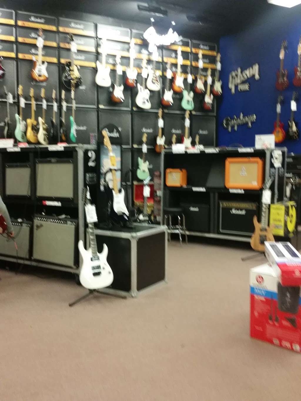 Guitar Center 3001 Shoppes Blvd 3000, Moosic, PA 18507, USA
