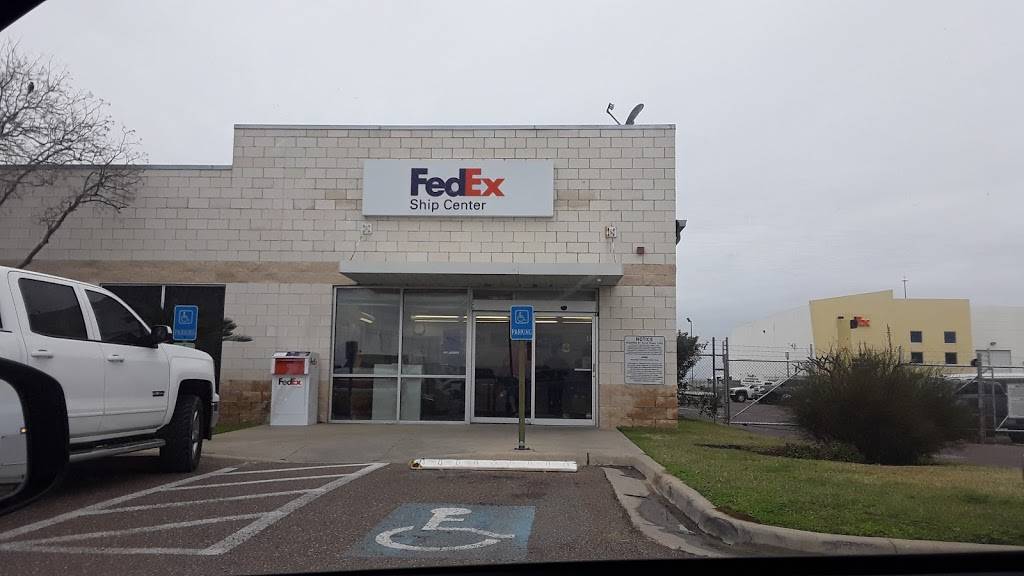 FedEx Ship Center | 6552 Bob Bullock Loop, Laredo, TX 78041, USA | Phone: (800) 463-3339