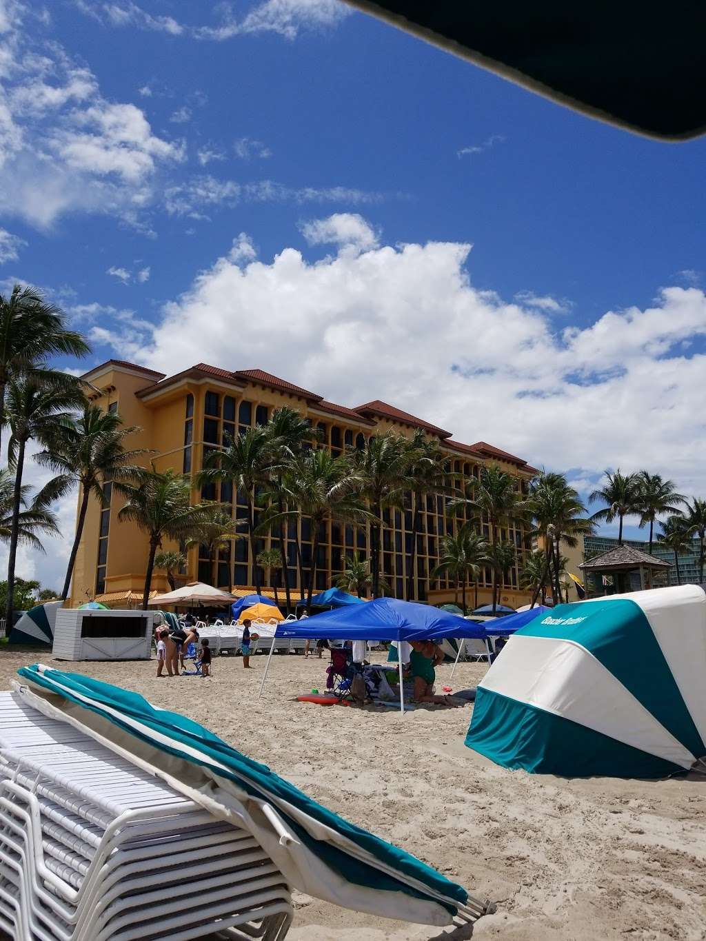 Sunrider Beach Resort | 100 NE 20th Terrace, Deerfield Beach, FL 33441 | Phone: (954) 427-7900