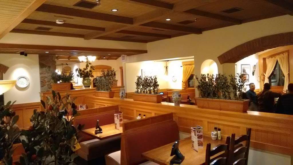 Olive Garden Italian Restaurant | 8136 W Irlo Bronson Memorial Hwy, Kissimmee, FL 34747, USA | Phone: (407) 396-2560