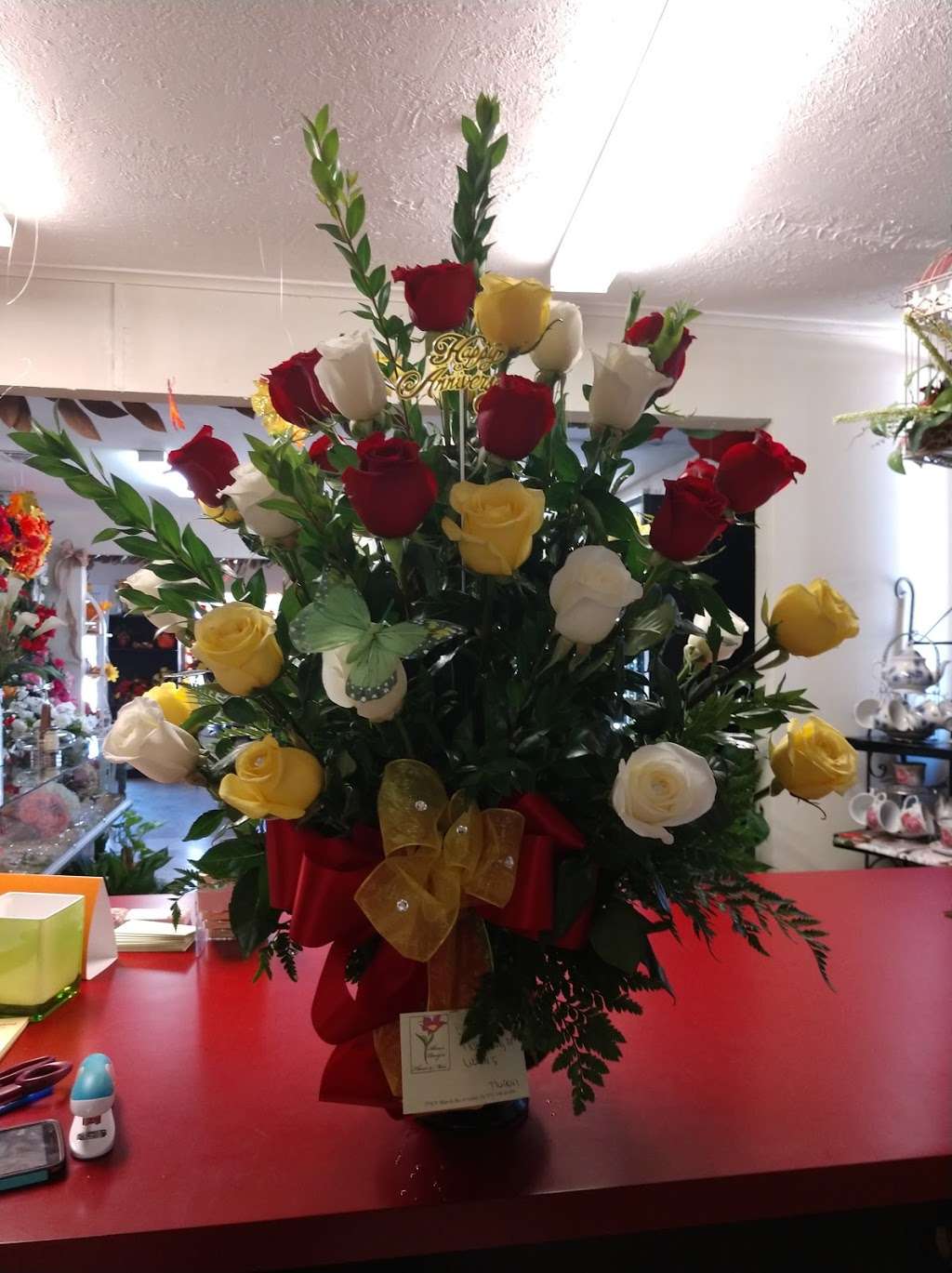 Almas Designs Florist and More | 2718 N Main St Suite A, Liberty, TX 77575, USA | Phone: (936) 641-9056