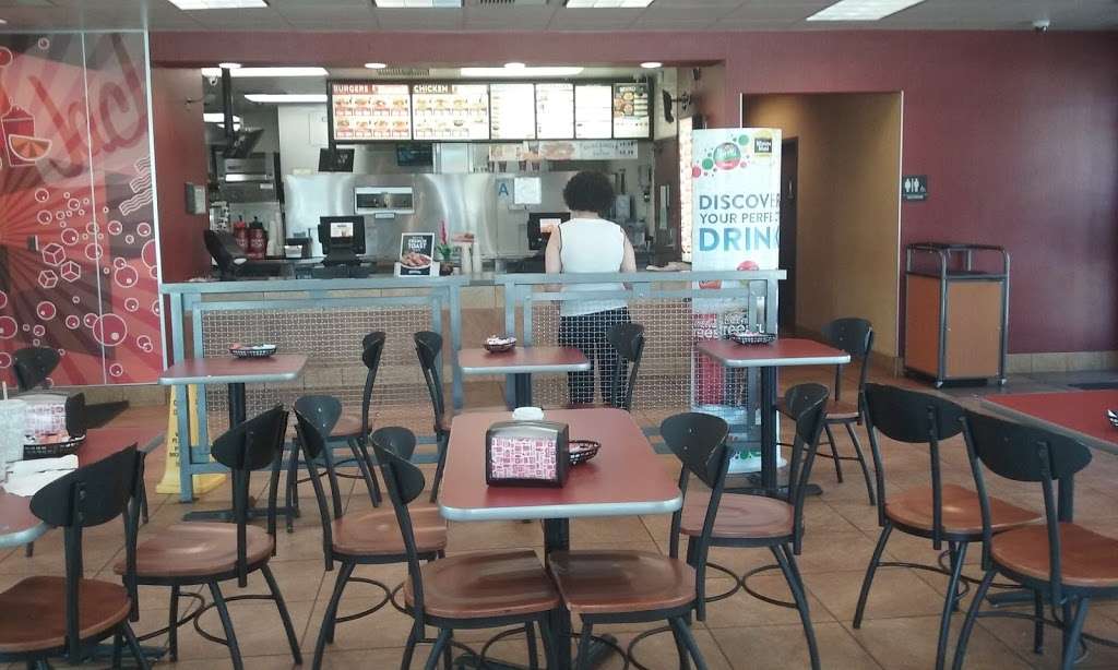 Jack in the Box | 1335 N Dudley St, Pomona, CA 91768, USA | Phone: (909) 622-1004