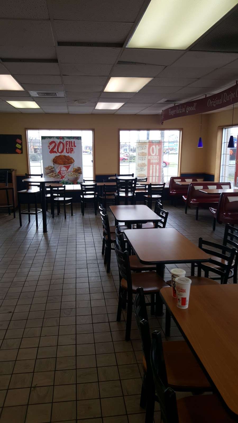 KFC | 331 W Sunset Dr, Waukesha, WI 53189, USA | Phone: (262) 544-0050