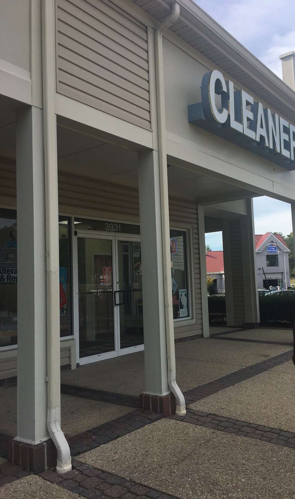 Yuris Cleaners | 3931 St Charles Pkwy, Waldorf, MD 20602 | Phone: (301) 705-5436