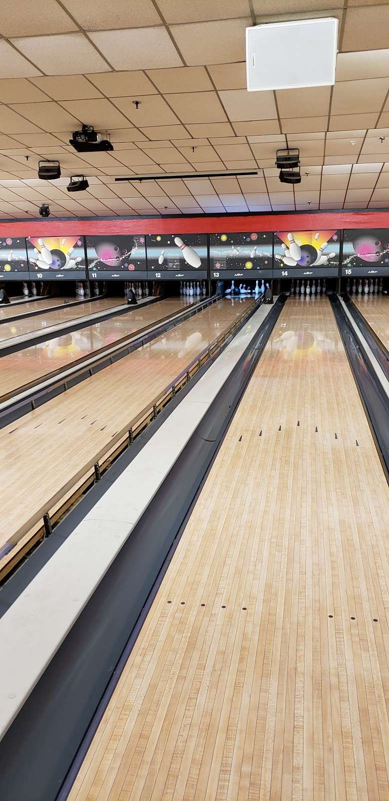 Valley Bowling Lanes | 1 Meredith St, Carbondale, PA 18407 | Phone: (570) 282-3960