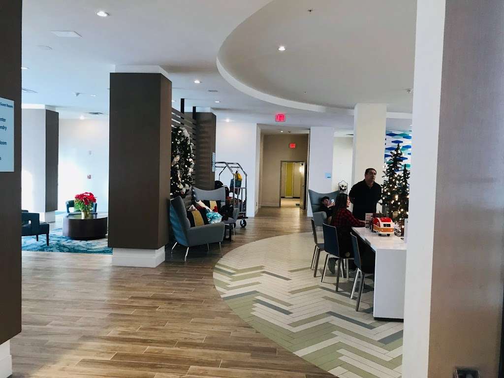 Holiday Inn Express & Suites Orlando at SeaWorld | Bay Lake, FL 32821