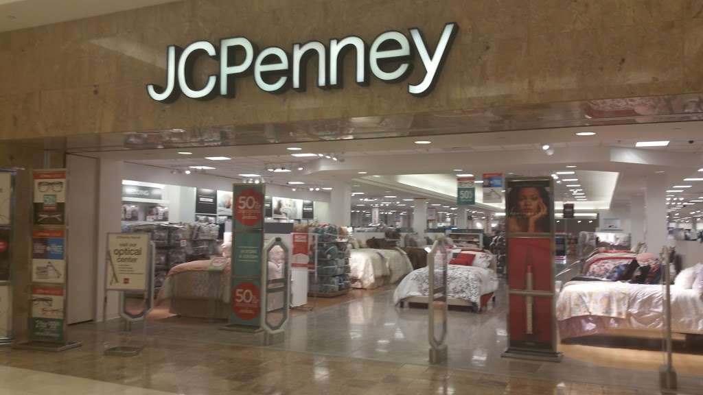 JCPenney | 4 Hawthorn Center, Vernon Hills, IL 60061, USA | Phone: (847) 549-0788