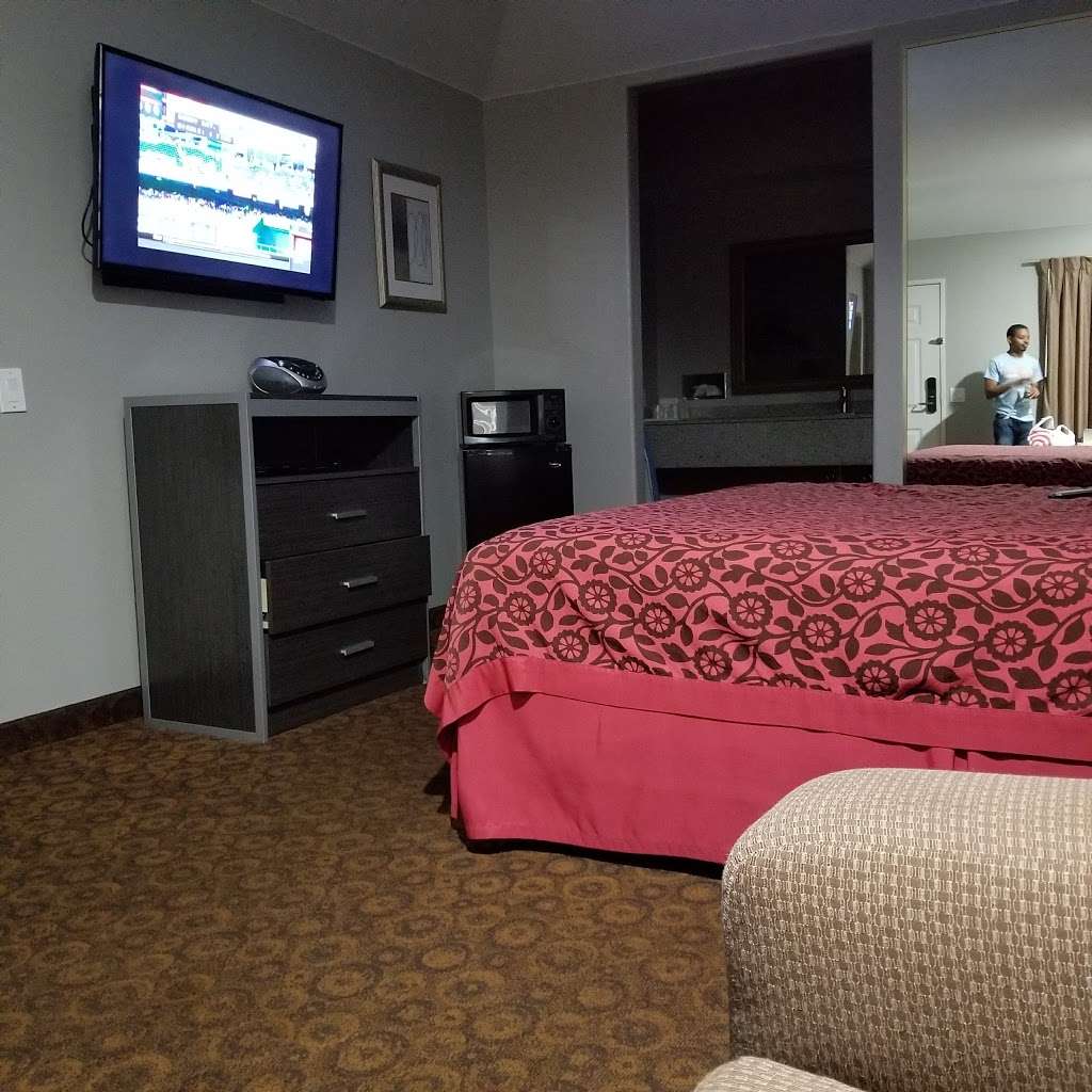 Camelot Inns & Suites | 10807 Veterans Memorial Dr, Houston, TX 77067 | Phone: (281) 440-8191