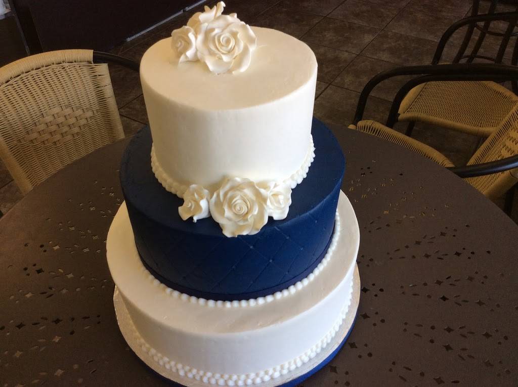 Claudias Cakes | 136 W Bedford Euless Rd, Hurst, TX 76053, USA | Phone: (817) 282-2253