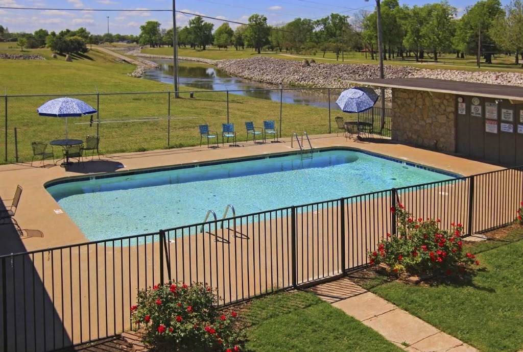 Meadowbrook Apartments | 444 S Mingo Rd, Tulsa, OK 74128, USA | Phone: (918) 347-1108