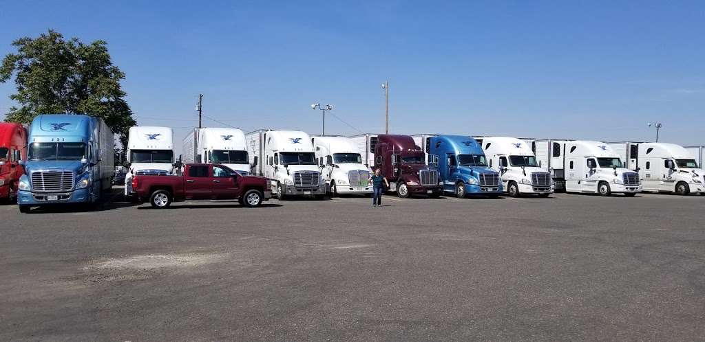 B Lucky Express Truck & RV Parking | 14203 S Union Ave, Bakersfield, CA 93307, USA | Phone: (661) 472-4149