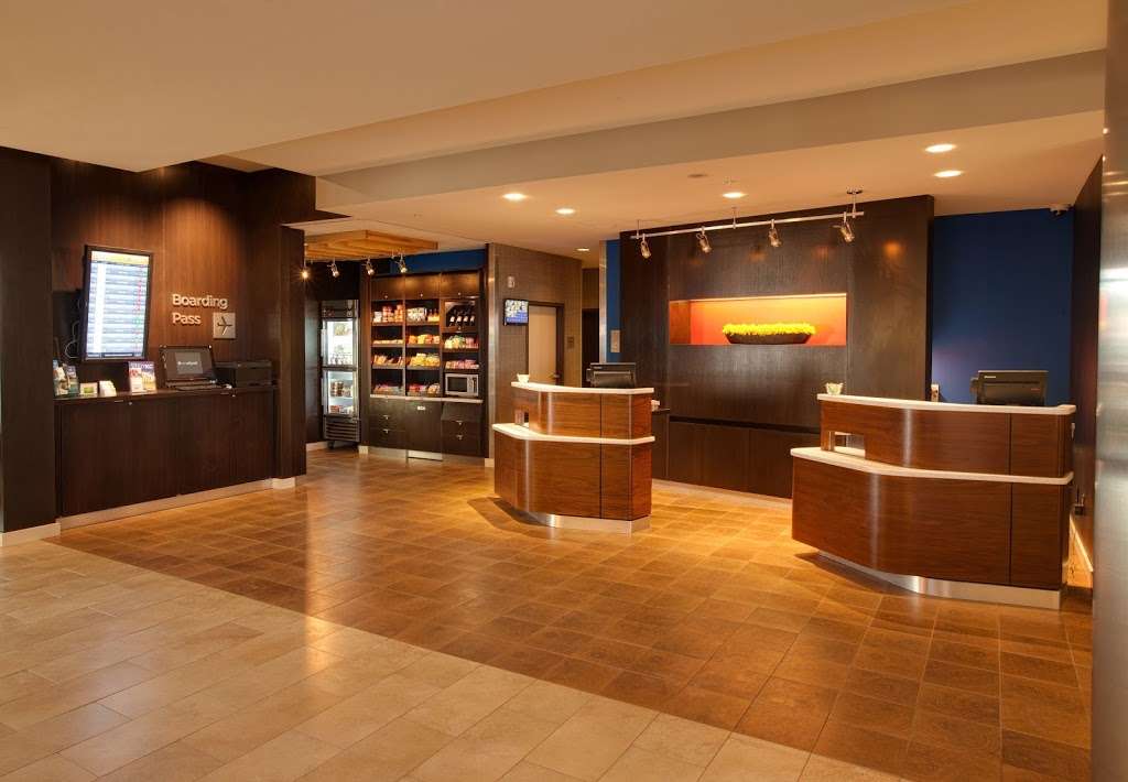 Courtyard by Marriott Kansas City at Briarcliff | 4000 N Mulberry Dr, Kansas City, MO 64116 | Phone: (816) 841-3300