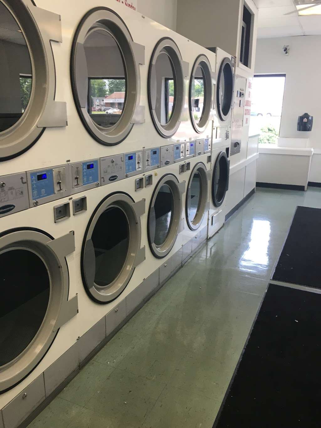 Coccos Coin-Opt Laundry | 540 S Oak Ave, Primos, PA 19018, USA | Phone: (610) 622-4147