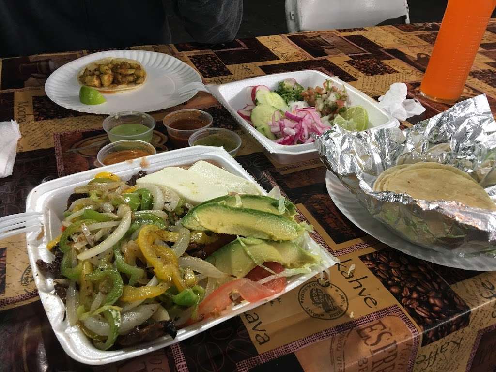 Chiquis Taco | 5625 S Avalon Blvd, Los Angeles, CA 90011, USA | Phone: (323) 907-8108