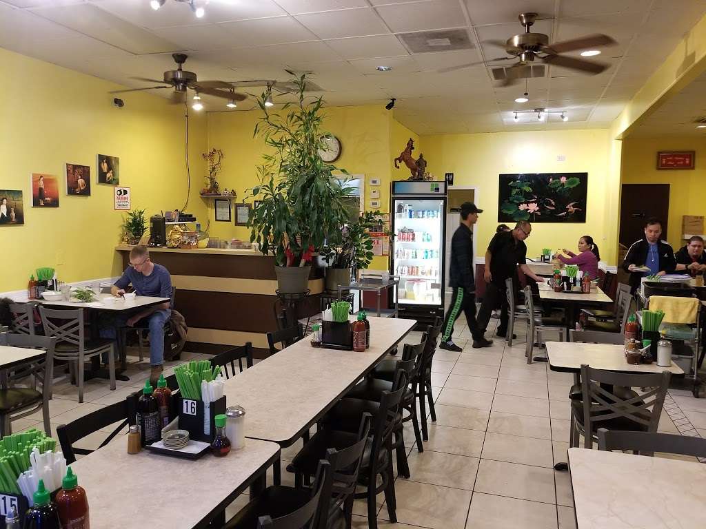 Pho Ve Dem Restaurant | 13030 Bellaire Blvd D, Houston, TX 77072, USA | Phone: (281) 983-0599