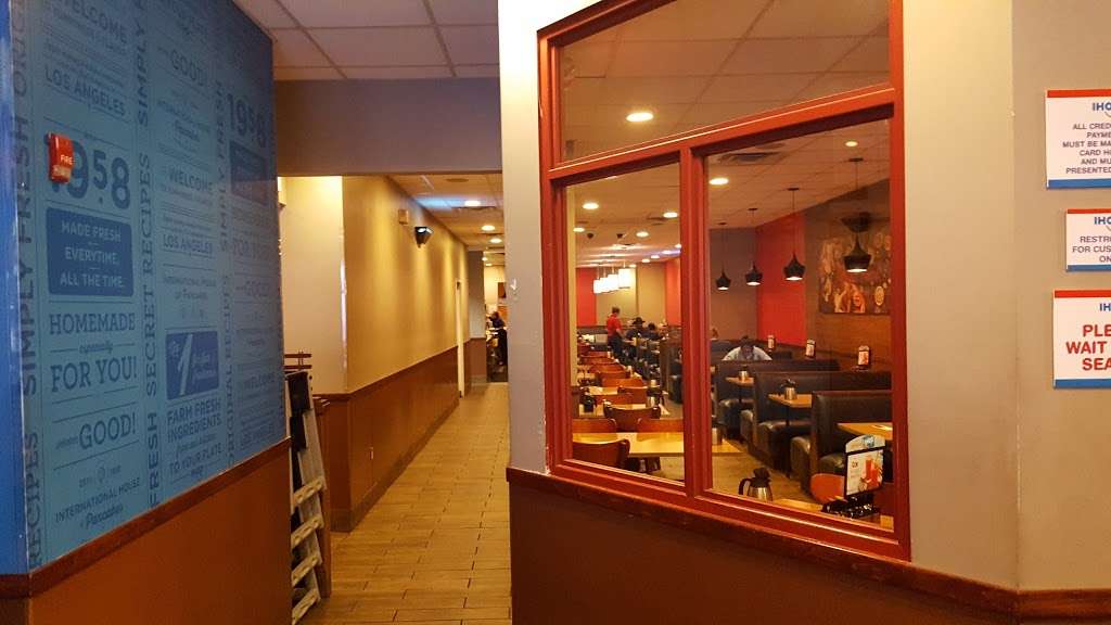 IHOP | 235 E 14th St # 237, New York, NY 10003 | Phone: (212) 388-1499