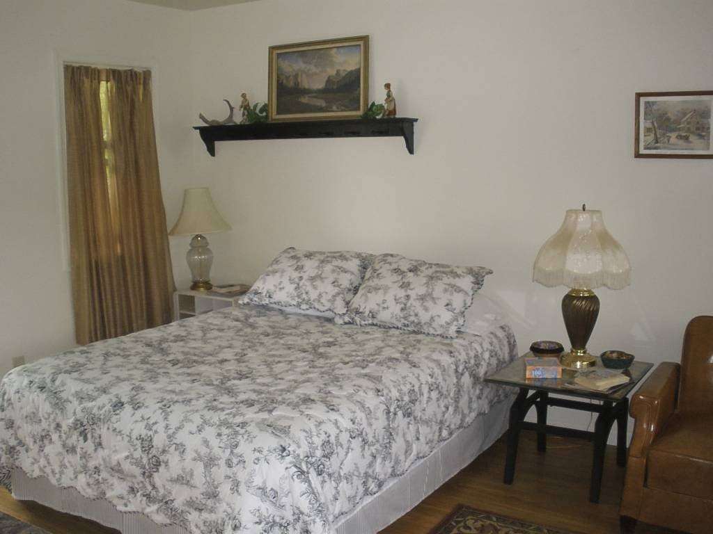 Fort Loudon Inn Motel & Apartments | 13703 Main St, Fort Loudon, PA 17224, USA