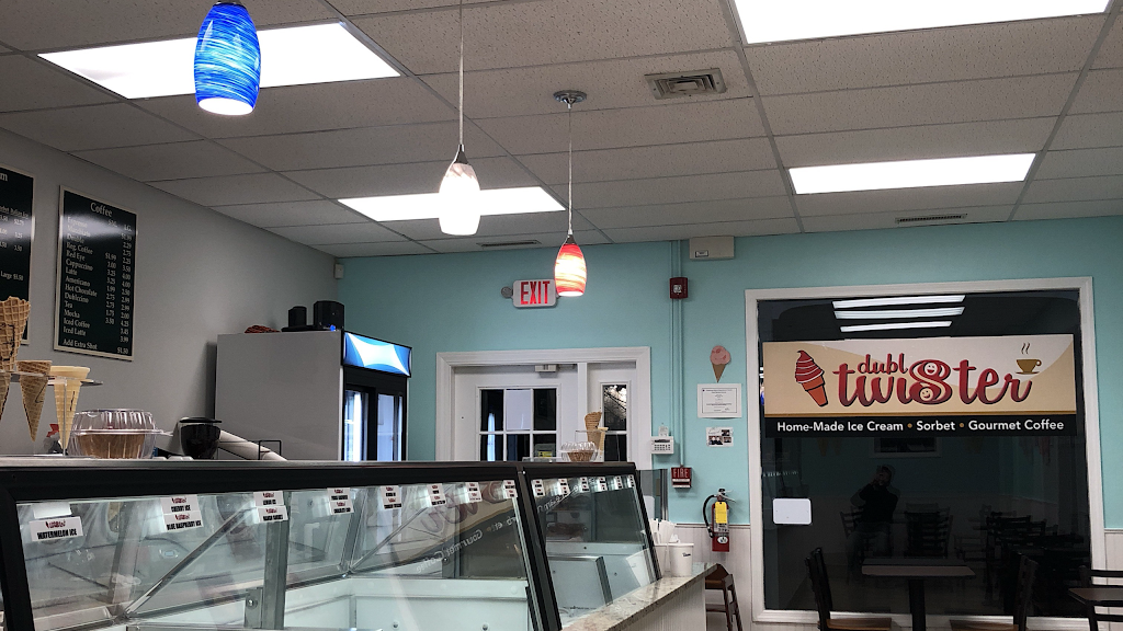 Double Twister Ice Cream and Coffee Shop Southbury | 385 Main St S, Southbury, CT 06488, USA | Phone: (203) 405-1025