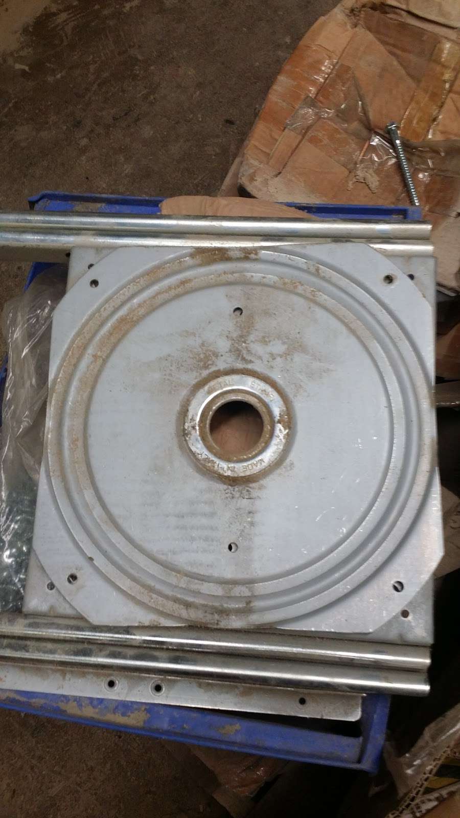 Gus Hardware Store | 10701 S Central Ave, Los Angeles, CA 90059, USA | Phone: (323) 567-1327