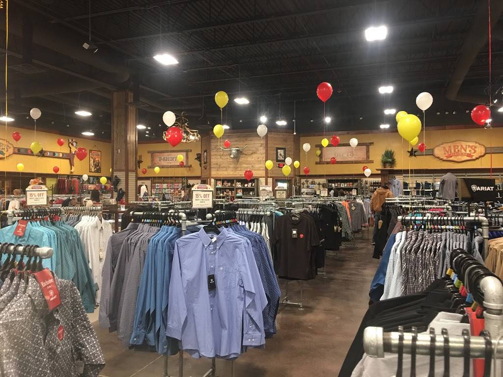 Cavenders Western Outfitter | 889 S 72nd St, Omaha, NE 68114, USA | Phone: (402) 393-2415