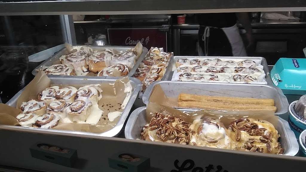 Cinnabon | 530 John F Kennedy Memorial Hwy, Newark, DE 19702, USA | Phone: (302) 731-8599