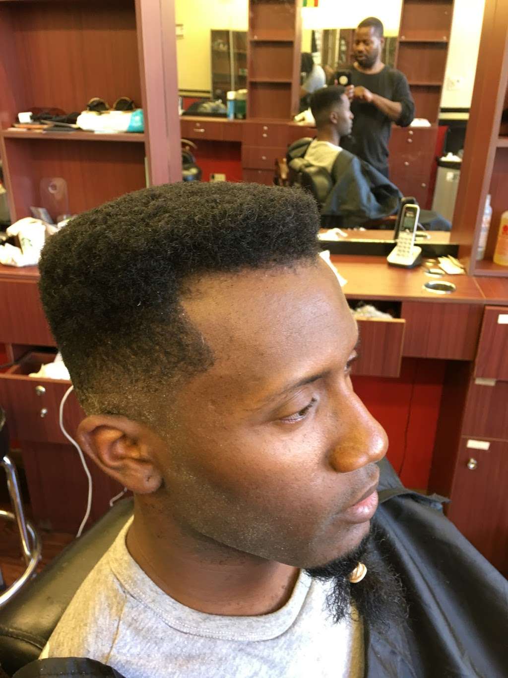 Dubs Barber Shop | 1277 South La Brea Ave, Los Angeles, CA 90019, USA | Phone: (323) 934-3181