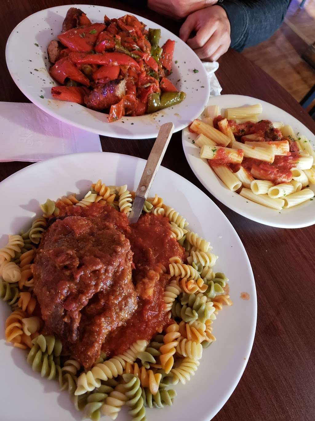 Rosies Italian Eatery | 26250 W Heart O Lakes Blvd, Antioch, IL 60002, USA | Phone: (847) 395-7800