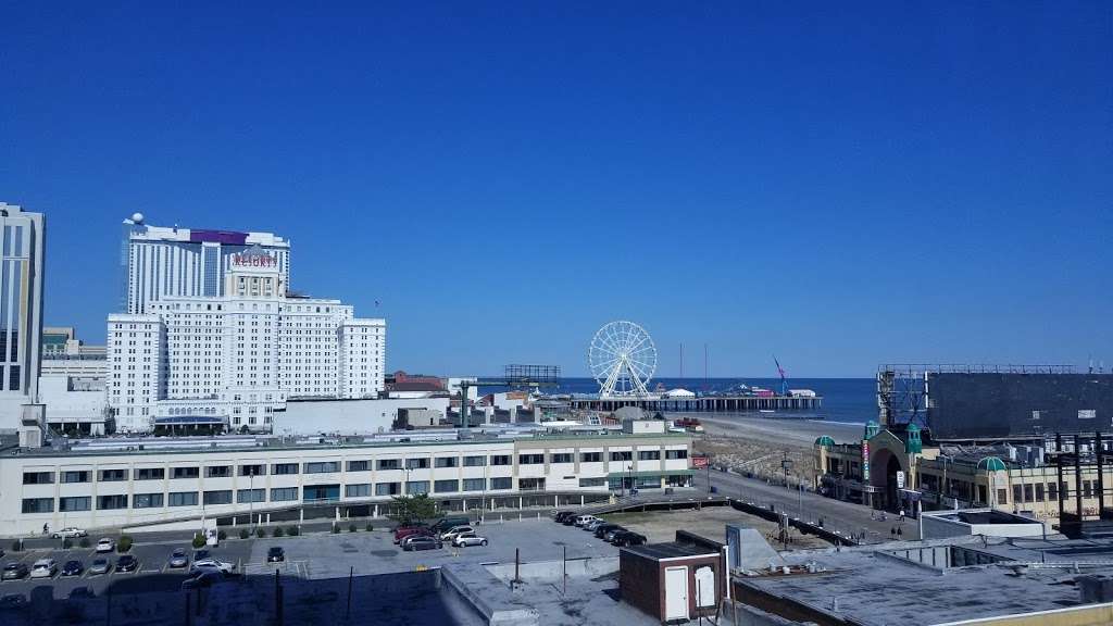 FantaSea Resorts at Atlantic Palace | 1507 Boardwalk, Atlantic City, NJ 08401, USA | Phone: (609) 344-8800