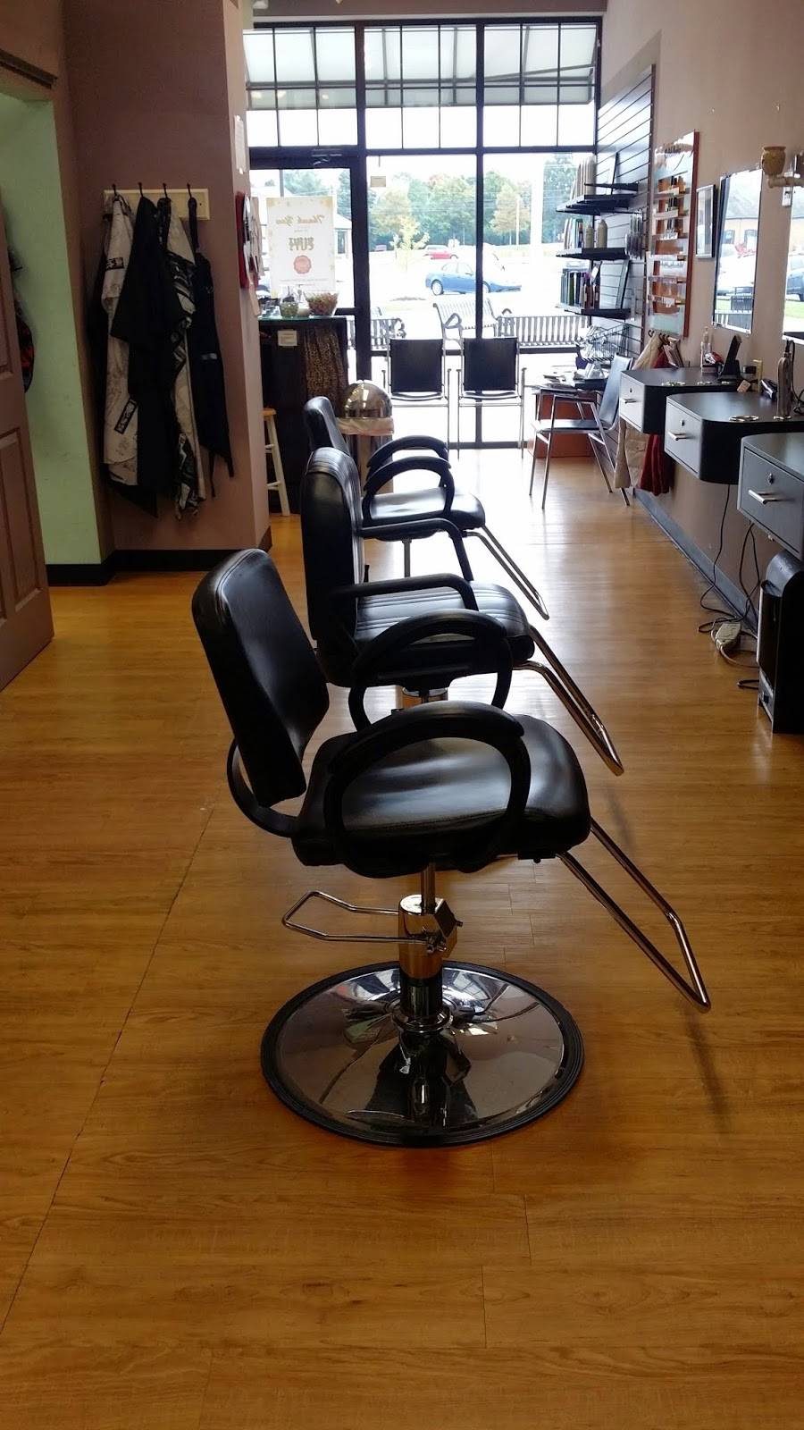 Gee Gees Cuts | 235 Bloomfield Dr # 104, Lititz, PA 17543, USA | Phone: (717) 569-3797